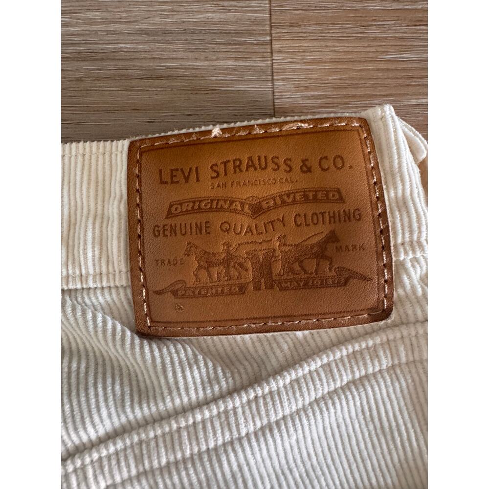 Levi's | Size 26 'Middy Ankle' Corduroy Pants - Picture 9 of 13